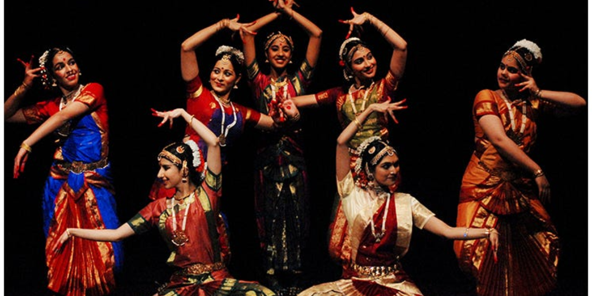 Synchronised Perfection: Dance Troupe For Wedding