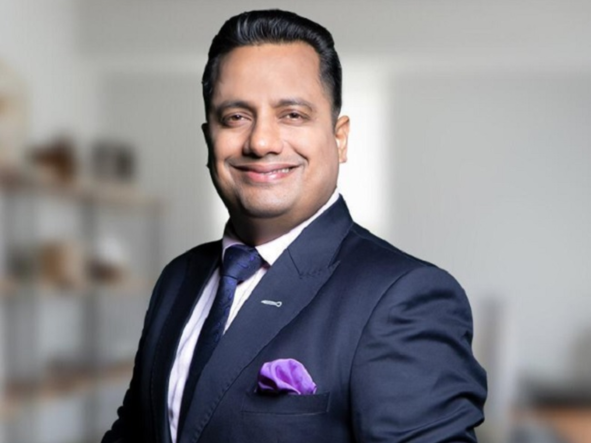 Dr Vivek Bindra