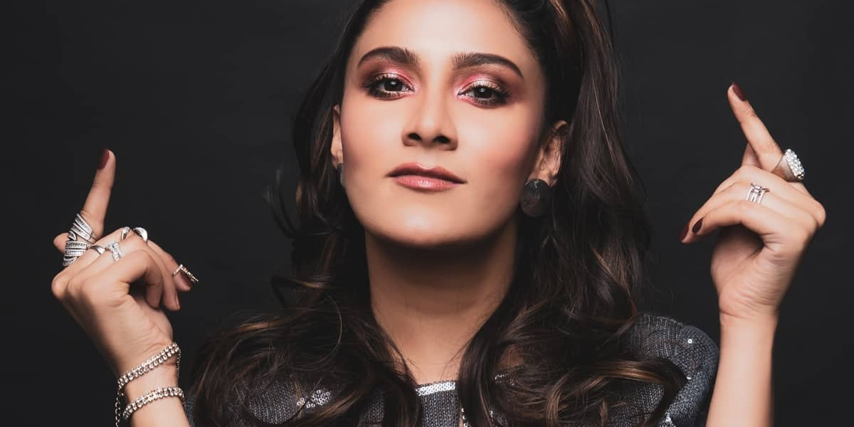 Aastha Gill_Floodlightz Events