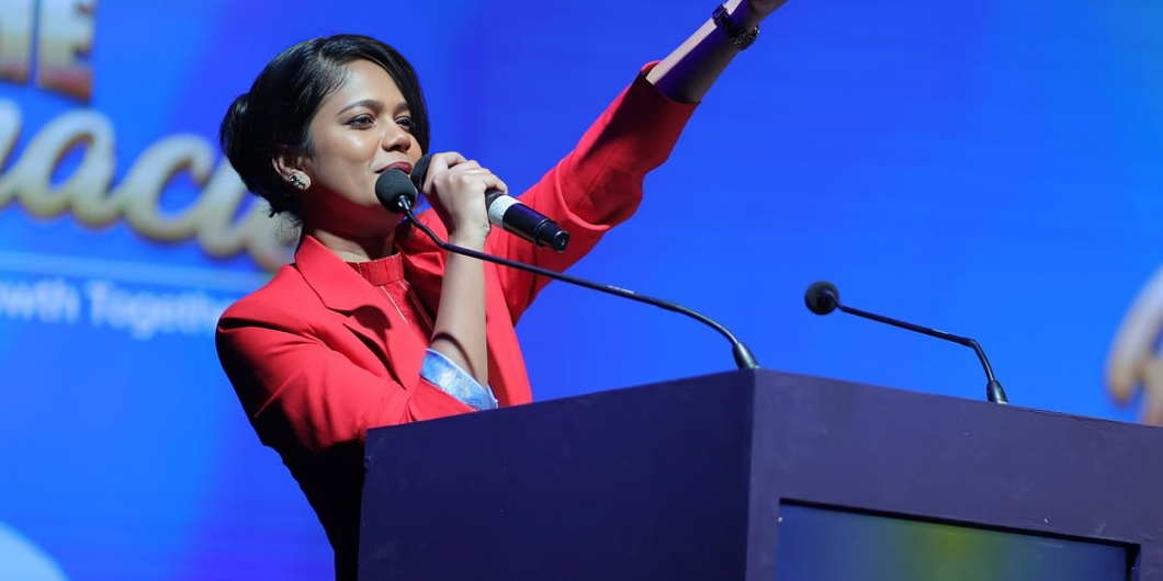 Emcee Sonali