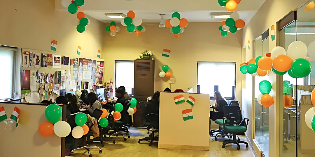 Creative & Inspiring 15 August Office Decoration Ideas