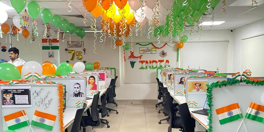 Customized Independence Day Decoration Office Themes