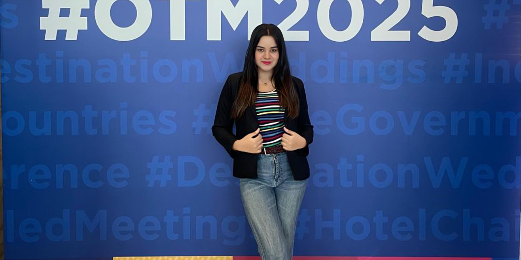 Event Hostess In Mumbai For Wedding | Hostess For Exhibition_Floodlightz_Events