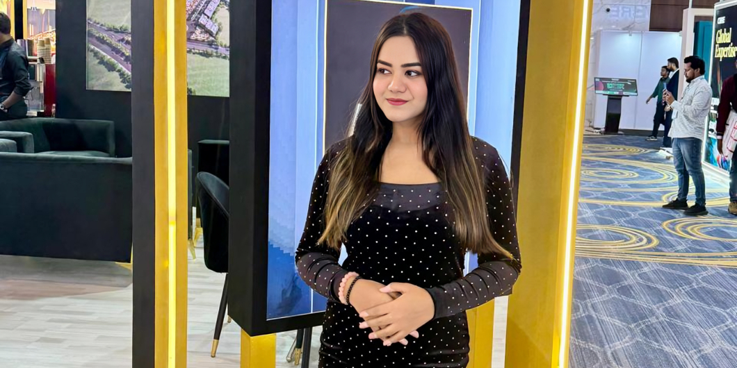 Event Hostess In Mumbai | Hire Hostess For Event_ Floodlightz_Events