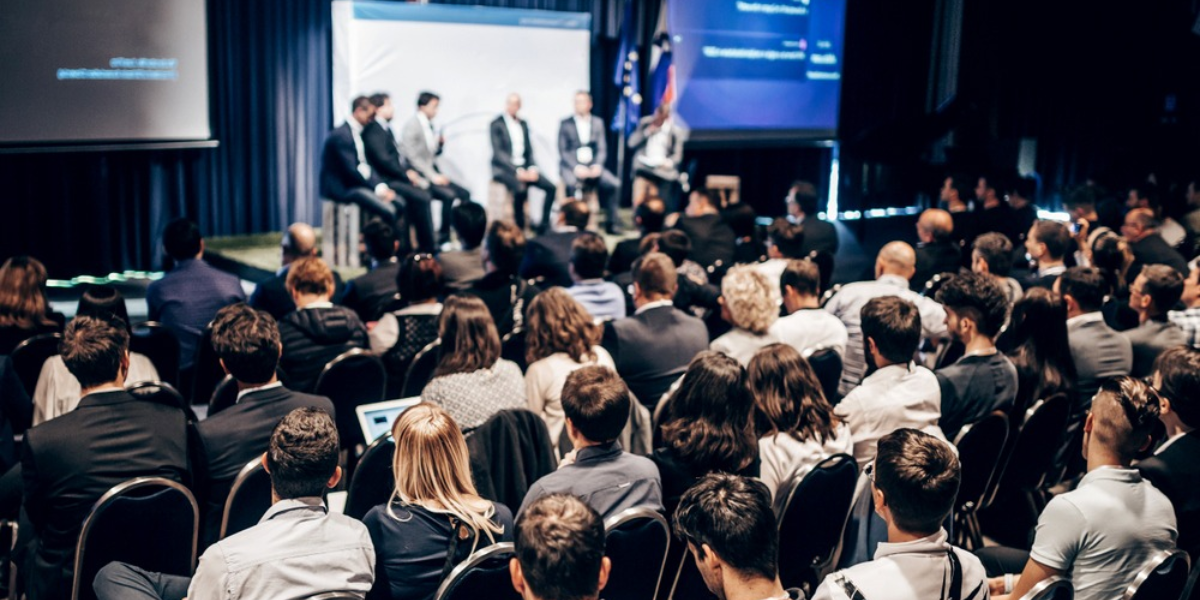 Engaging Attendees With Top Event Planning Companies_Floodlightz