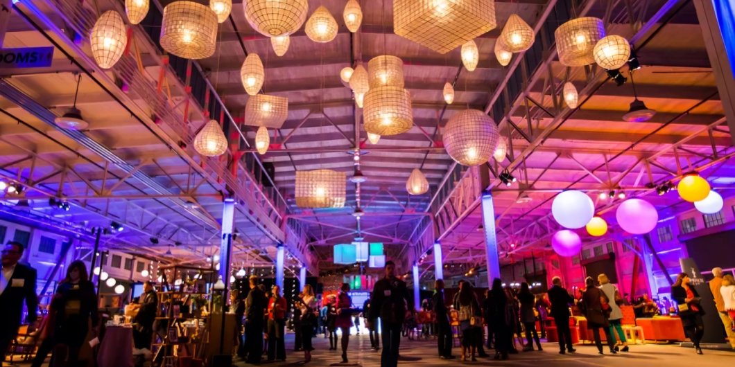 Things To Keep In Mind While Choosing Corporate Event Management Companies_Floodlightz