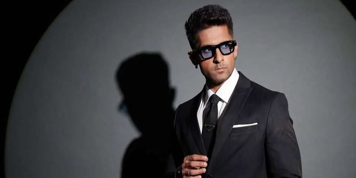 Ravie Dubey_Celebrity Anchor