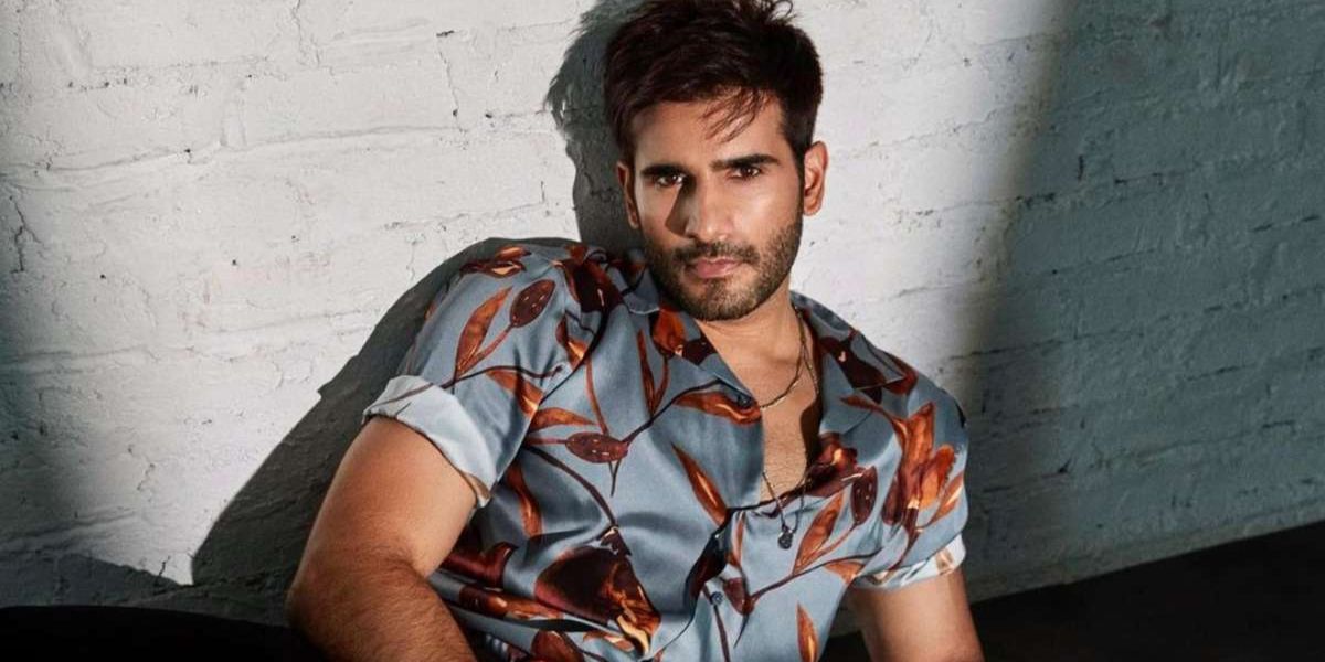 Karan Tacker_Celebrity Anchor
