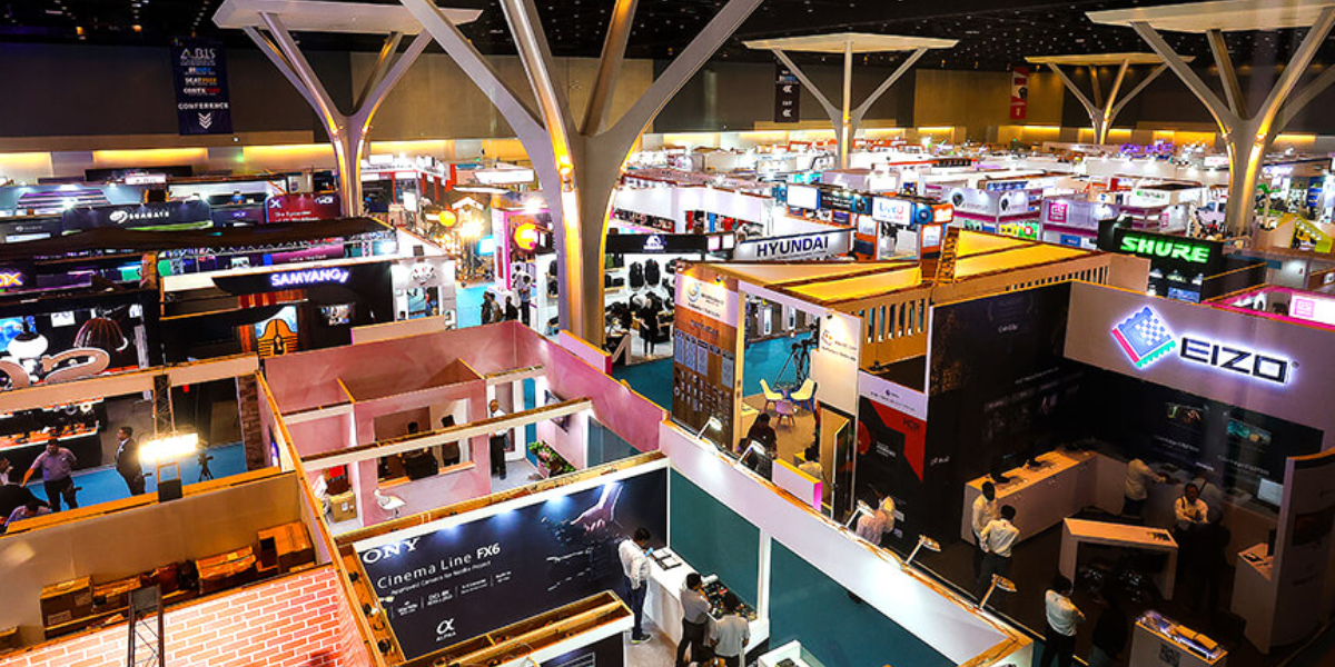 Hire Manpower For The Exhibition In Mumbai | Top Convention Centre In Mumbai