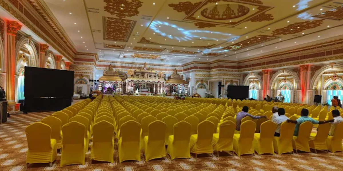 Hostess For Maharaja Palace | Professional, Polished, & Personable