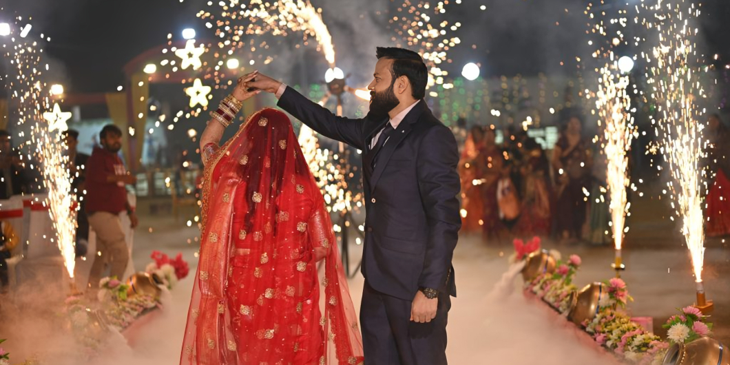 Special Effects For Bride & Groom Entry – Impress Your Guests_Floodlightz_Events