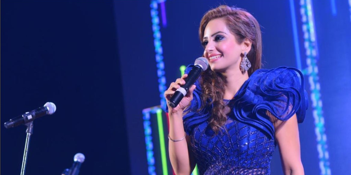 Female Anchor For Sangeet Setting The Stage For Fun & Celebration