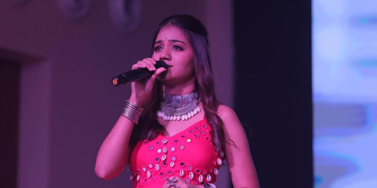 Emcee For Events | Hire Emcee For Events_Floodlightz_Events