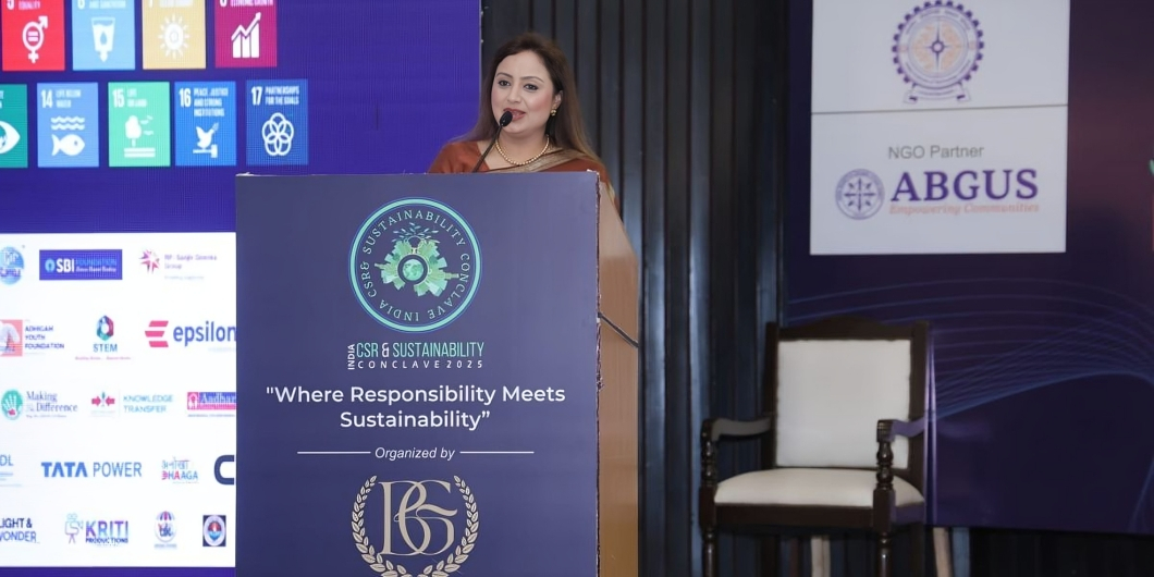 Corporate Event Anchor In Delhi – Preeti For Professional Events_floodlightz_eventz