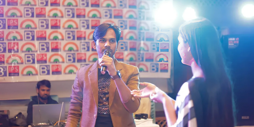 Leading Male Anchor In Lucknow With Grace & Confidence _FLoodlightz_Eventz