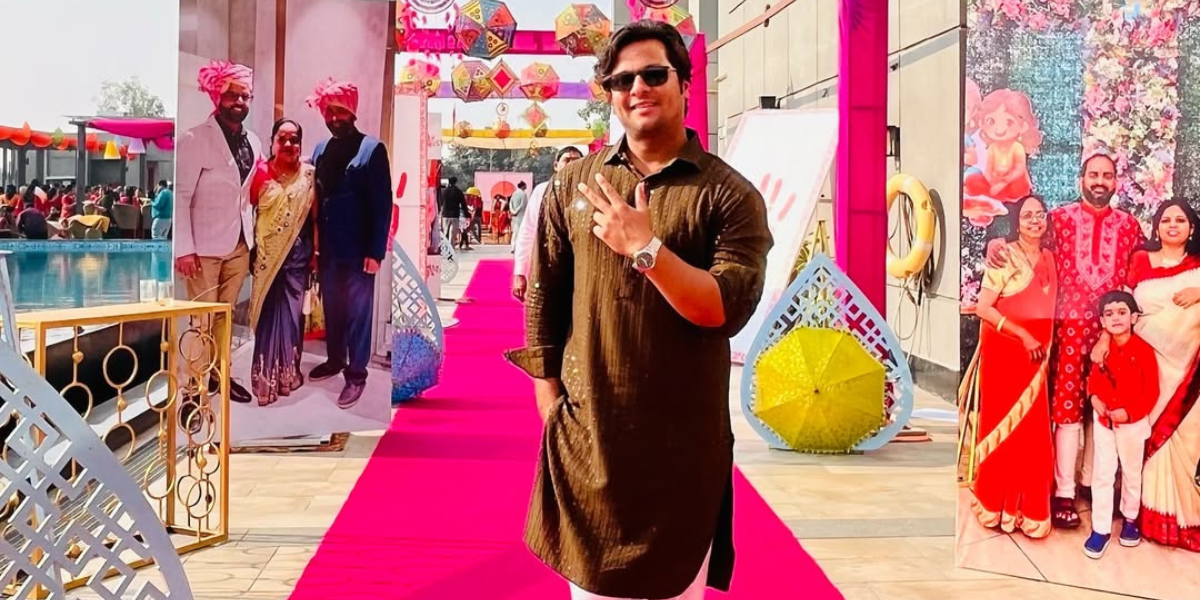 Leading Male Anchor In Lucknow With Strong Stage Presence_Floodlightz_Eventz