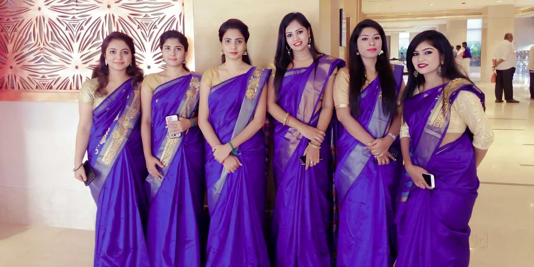 Female Ushers At Wedding For Guest Management_Flooflightz_Events