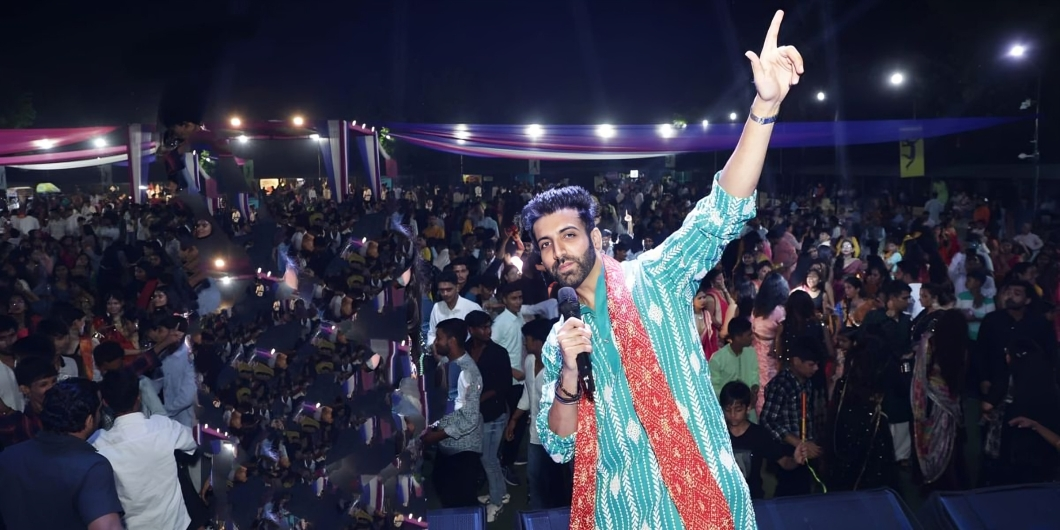 Wedding Anchor In Delhi: Anchor JATIN Adds Charm To Celebrations _floodlightz-eventz