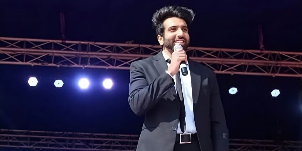 Top Anchor In Delhi: Meet Anchor JATIN – The Voice Behind Memorable Events _floodlightz_eventz