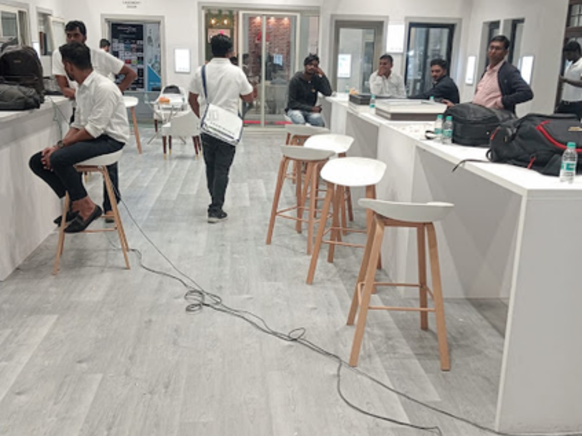 Oak Bar Stool (White)_Floodlightz Events