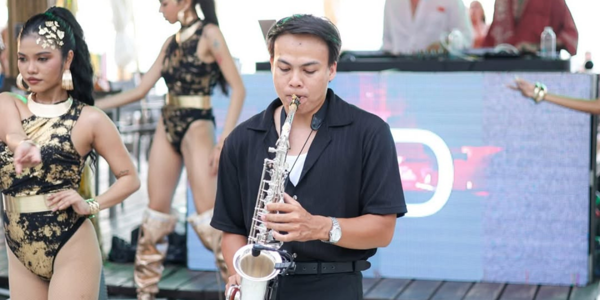 Best Saxophonist In Phuket Thailand_Floodlightz Events_