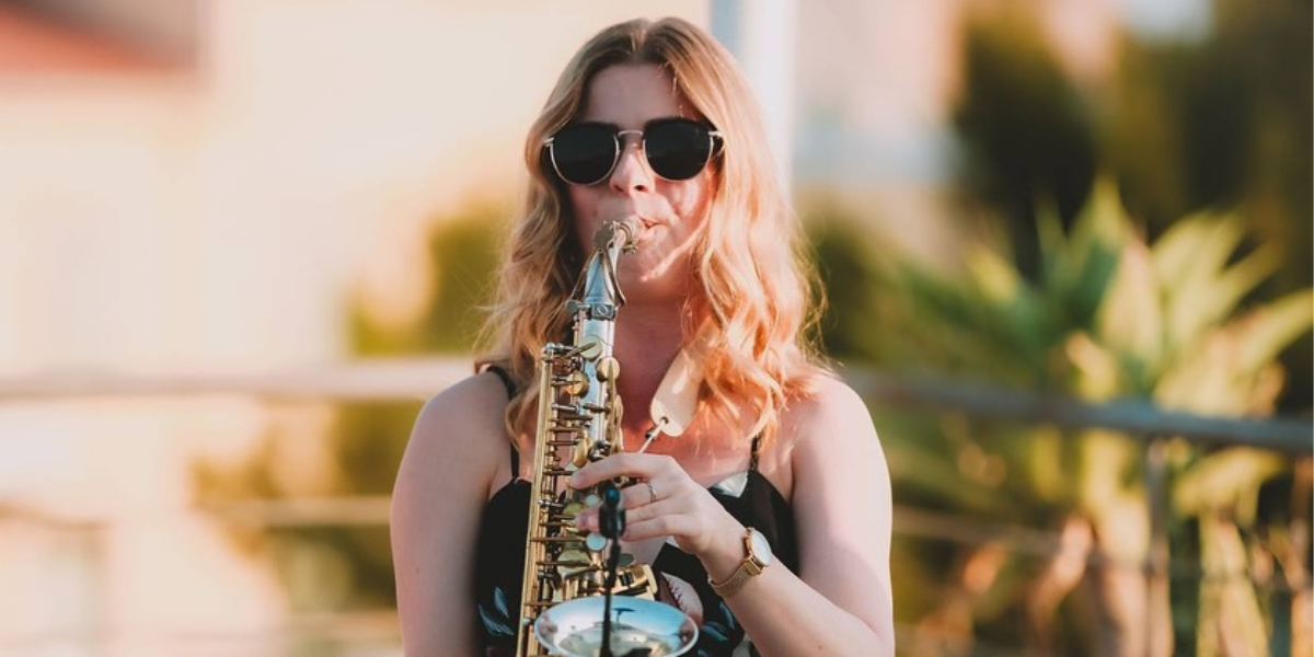 Female Saxophonist For Events – Versatile & Stylish Performances_Floodlightz Events_