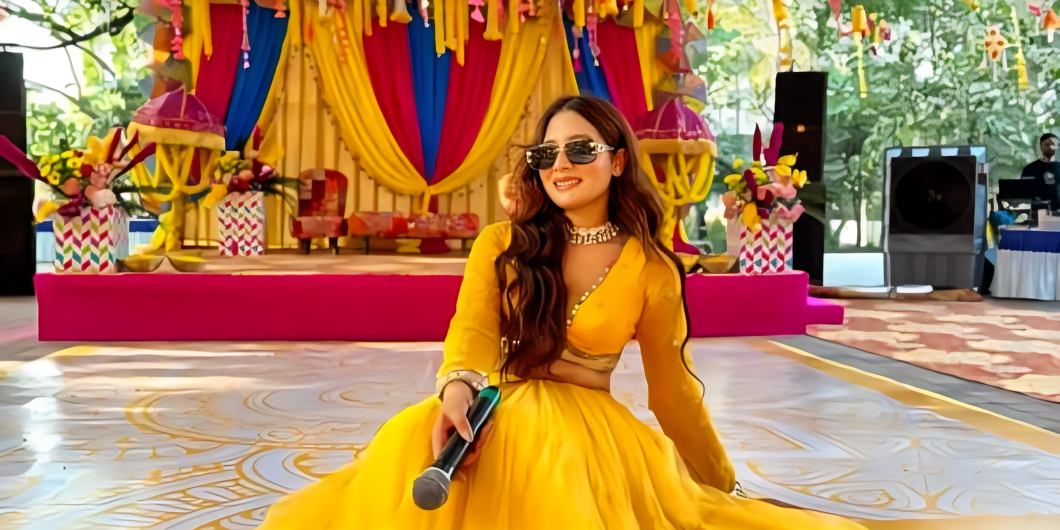 Female Anchor For Wedding – The Perfect Wedding Host_Floodlightz Events_